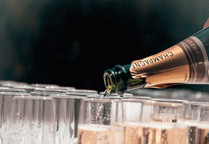 giông như rượu sâm banh