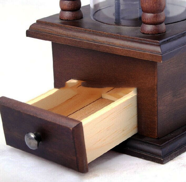 Máy xay cà phê tay bằng gỗ chất lượng cao.