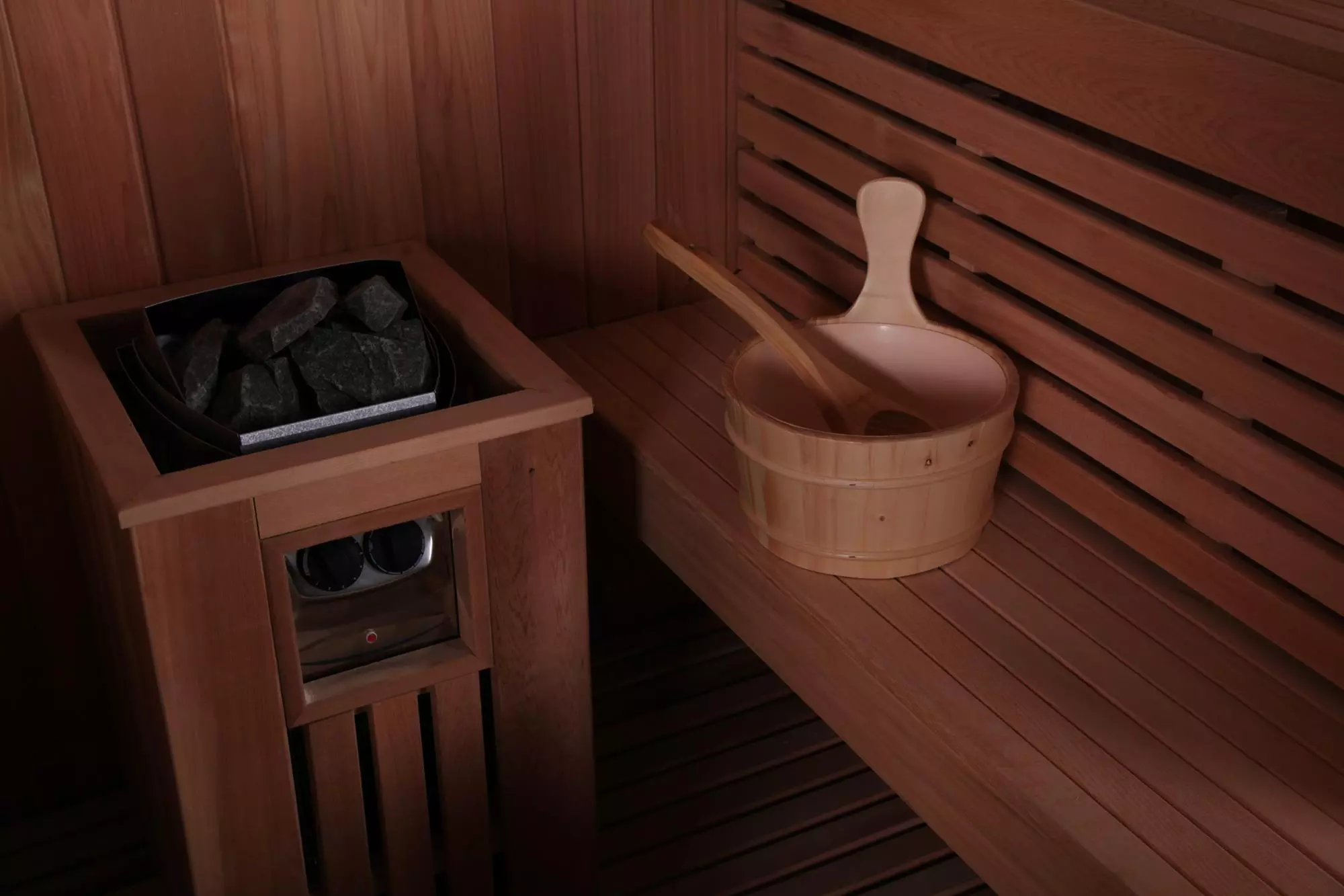 Phòng xông hơi khô 1 - 4 người chất liệu gỗ có cửa kính. Phòng xông hơi khô 1 - 4 người chất liệu gỗ có cửa kính.